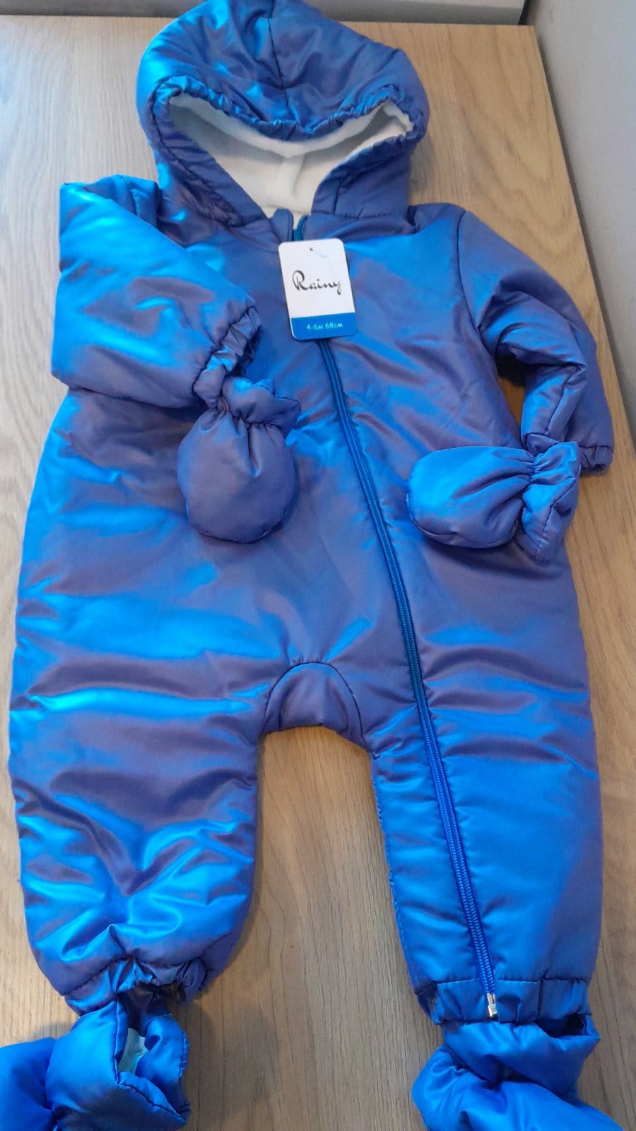 Космонавт с ръкавички и терлички Rainy 80 см. 9-12 месеца