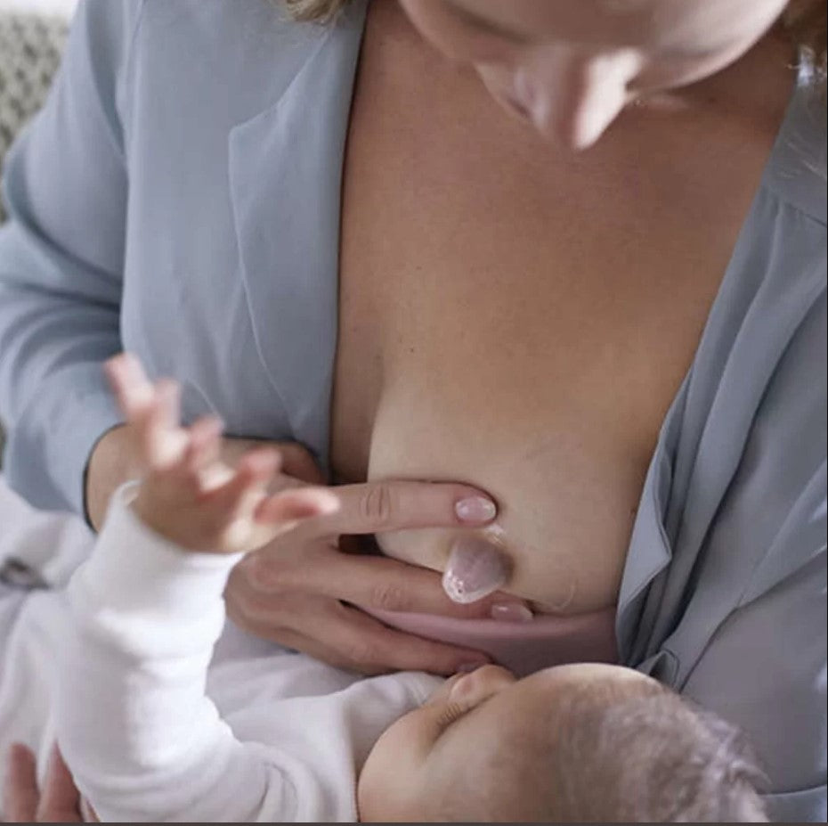 Протектори За Зърна - Средни + Стерилизаторна Кутия --- BebeMama