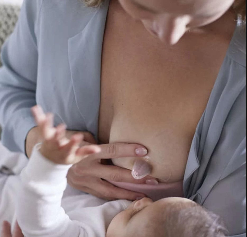 Протектори За Зърна - Малки + Стерилизаторна Кутия --- BebeMama