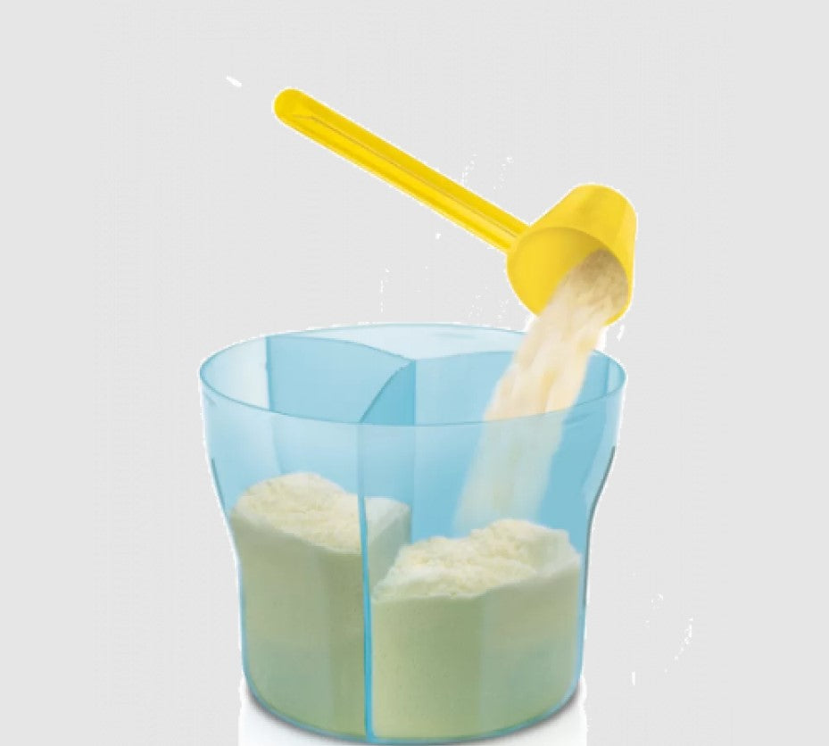 Lapte formulă și bol cu mâncare