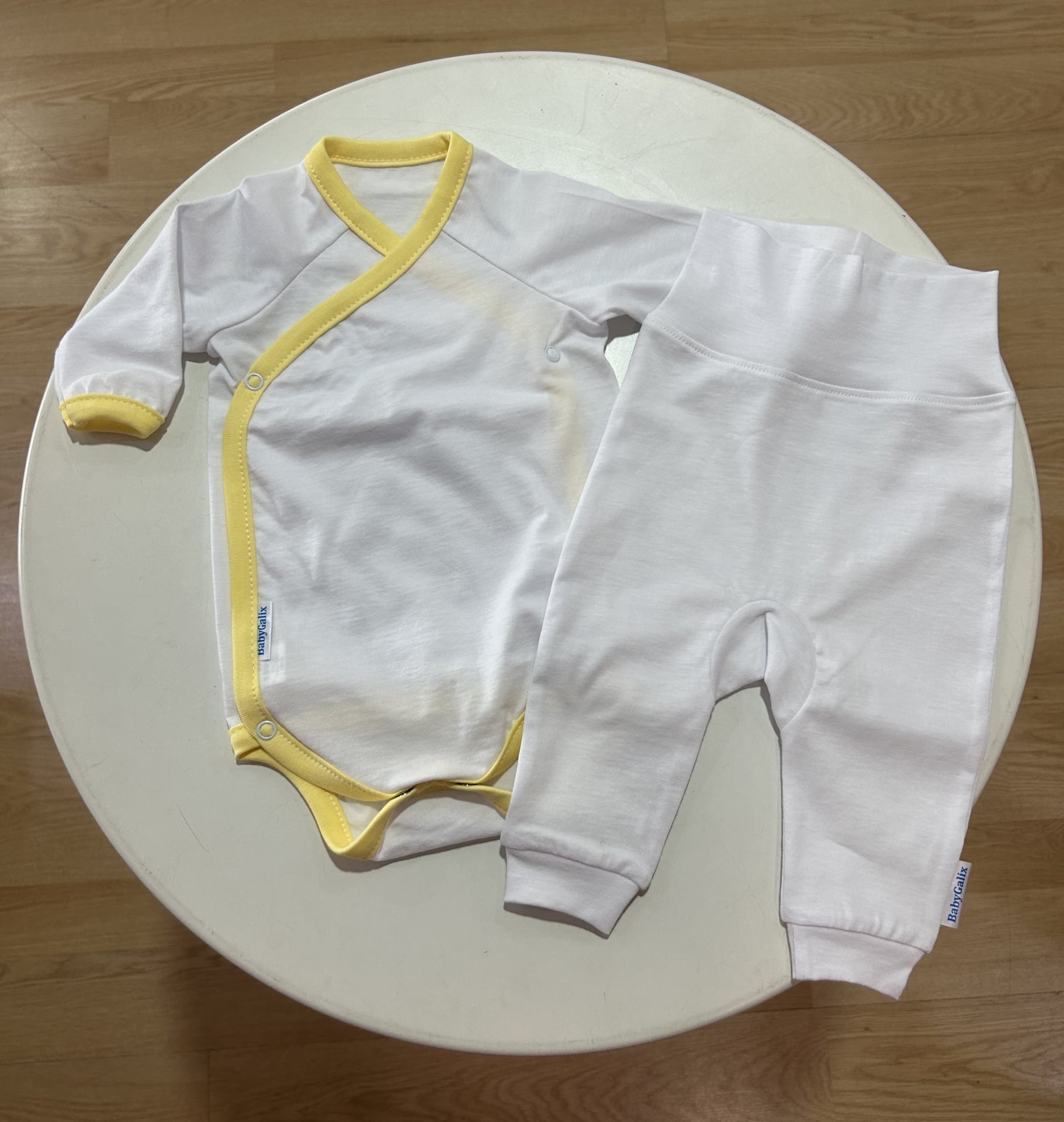 Body și pantaloni Galix alb/galben