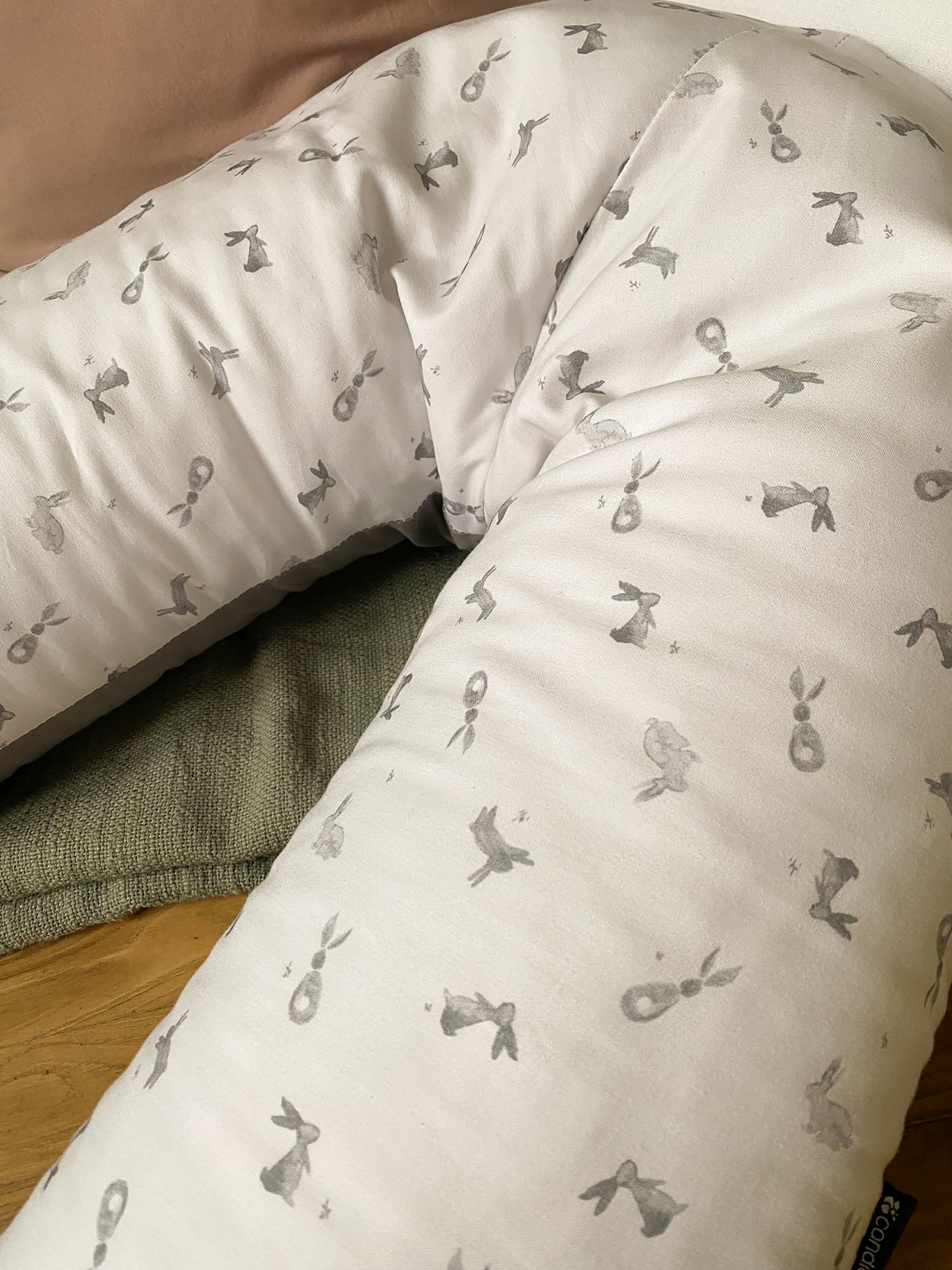 Възглавница За Бременни И Кърмене Зайчета Candide