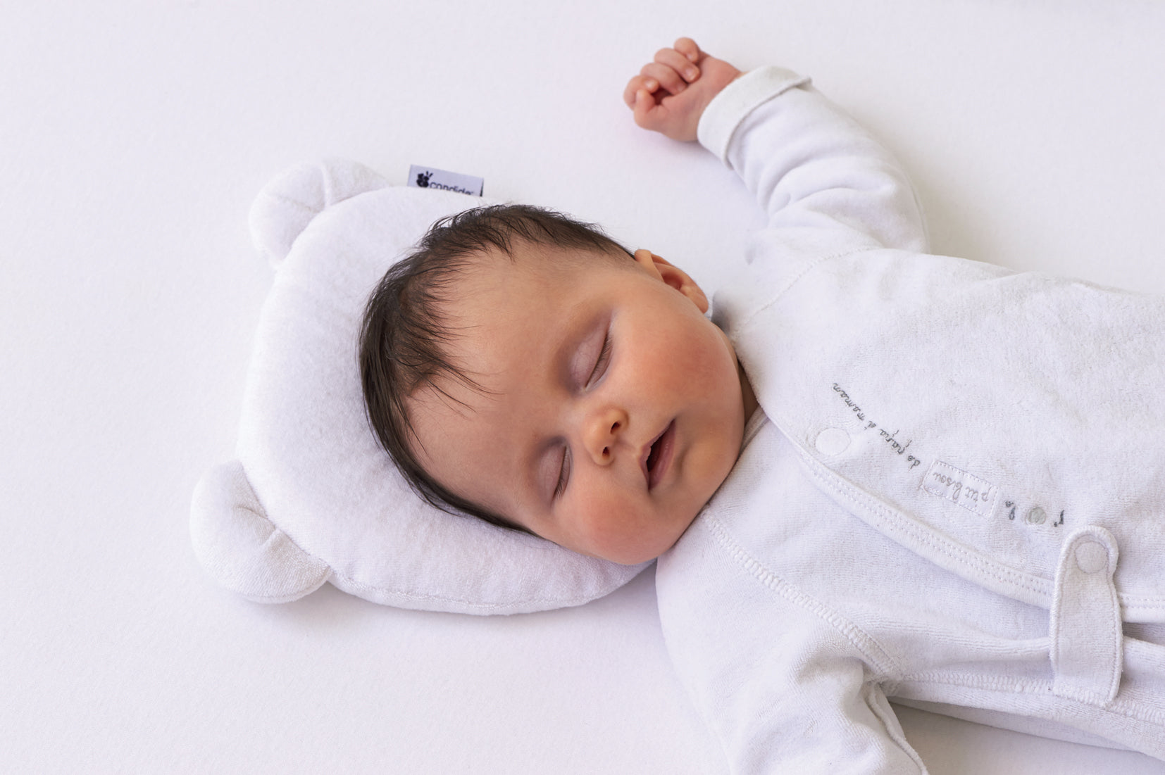 Детска Възглавница P'Tit Panda За Добре Закръглена Глава Бяла Candide --- BebeMama