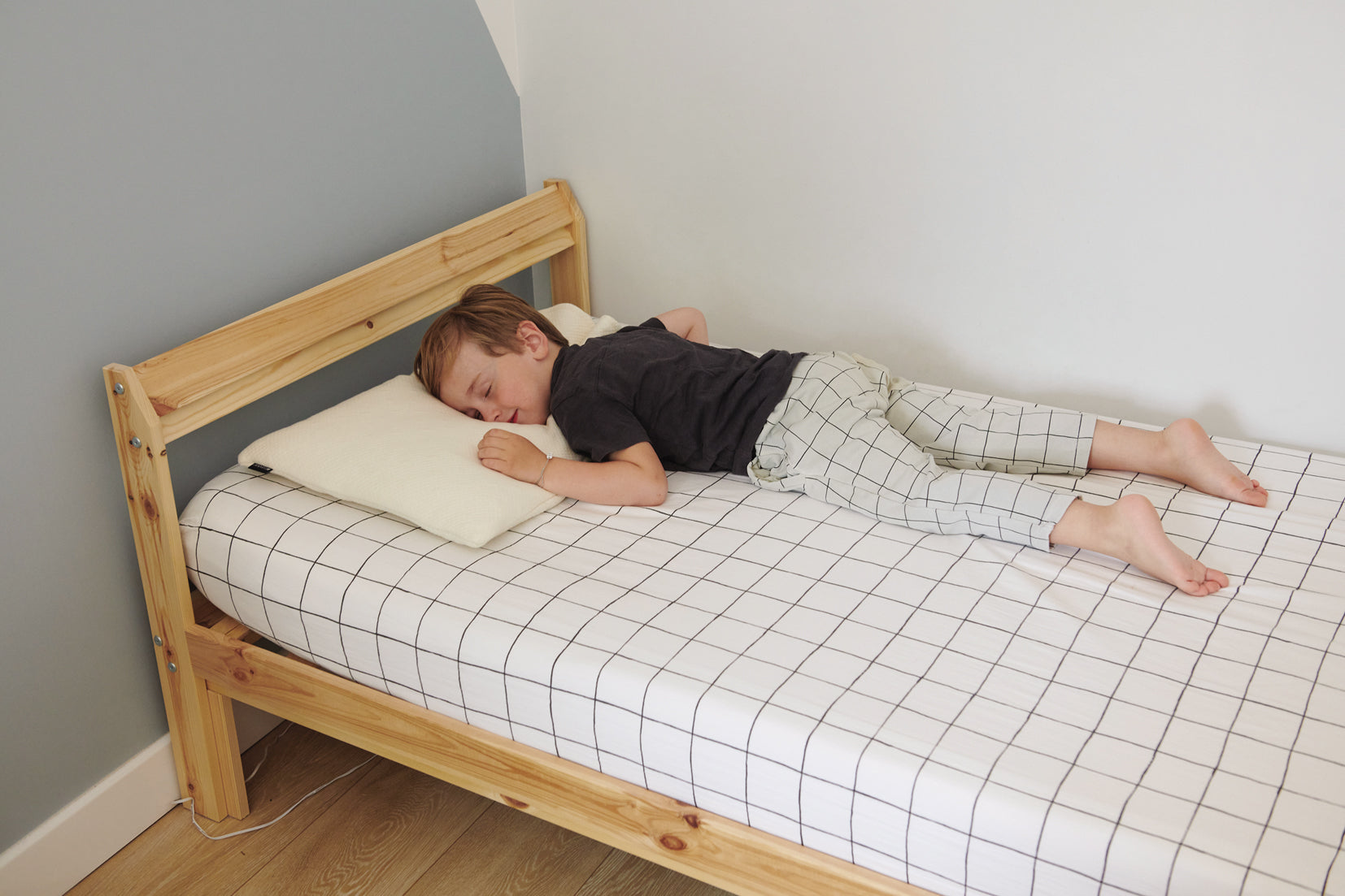 Детска Органична възглавница 60x40 Candide --- BebeMama