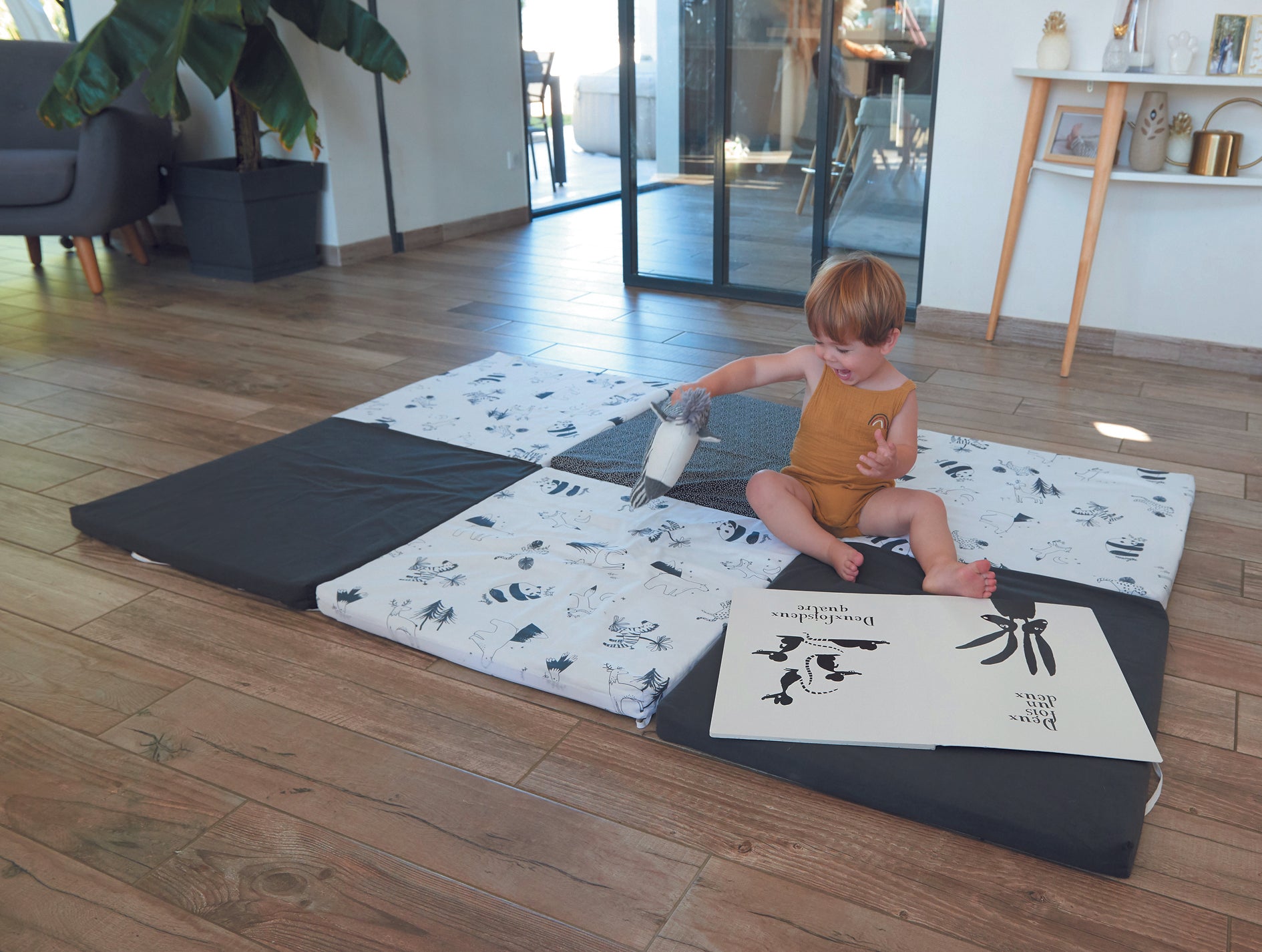 Saltea detașabilă Smart Mat 5 în 1, tunel Barbaron și căsuță, alb-negru, Candide