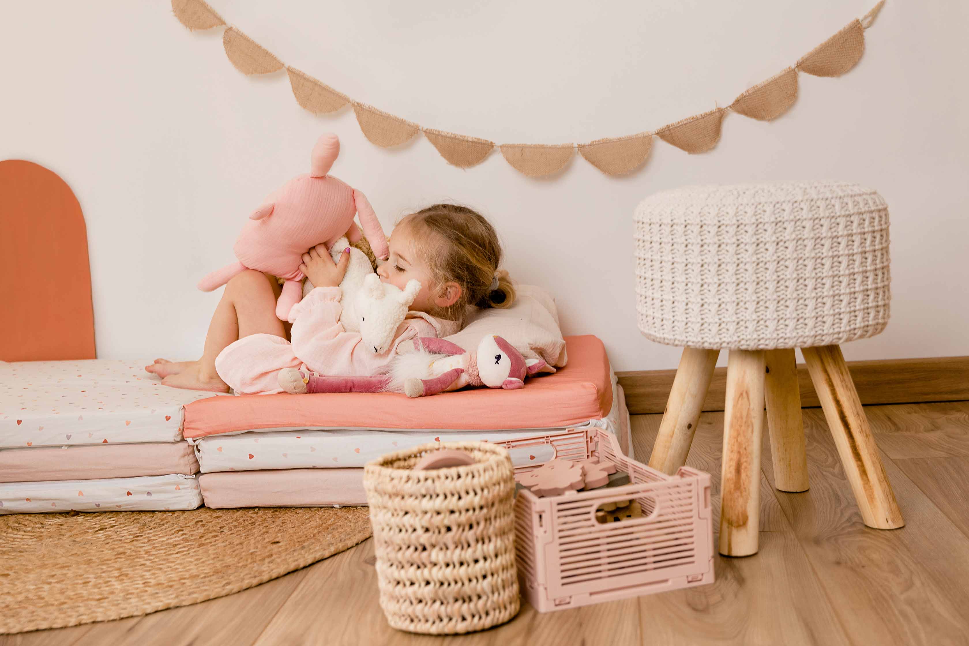 Интелигентна Постелка 5в1 Постелка За Игра, Подвижен Матрак, Барбарон, Тунел И Къща Сърца Tineo --- BebeMama