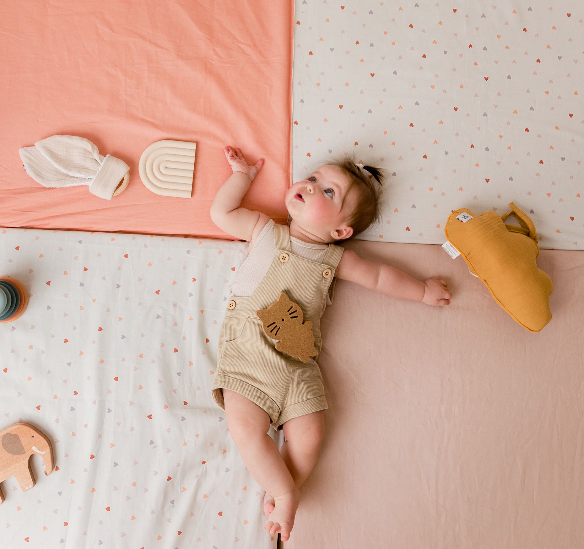 Интелигентна Постелка 5в1 Постелка За Игра, Подвижен Матрак, Барбарон, Тунел И Къща Сърца Tineo --- BebeMama