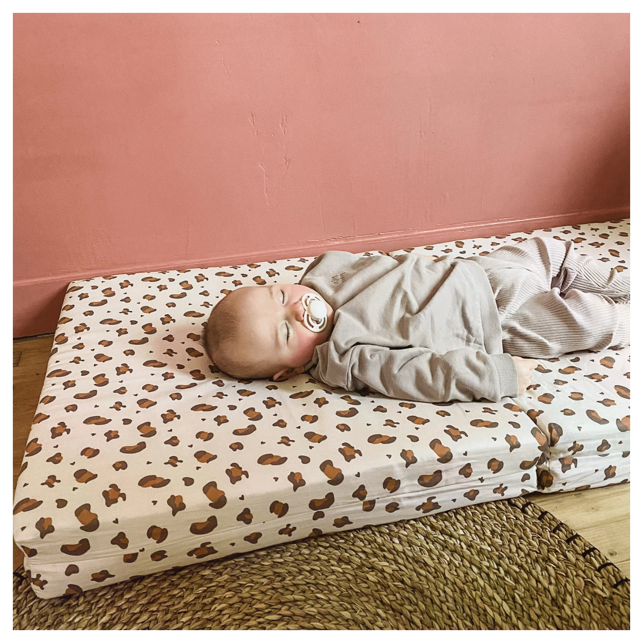 Интелигентна Постелка 3В1-Постелка За Игра, Подвижен Матрак И Барбарон Леопард Tineo