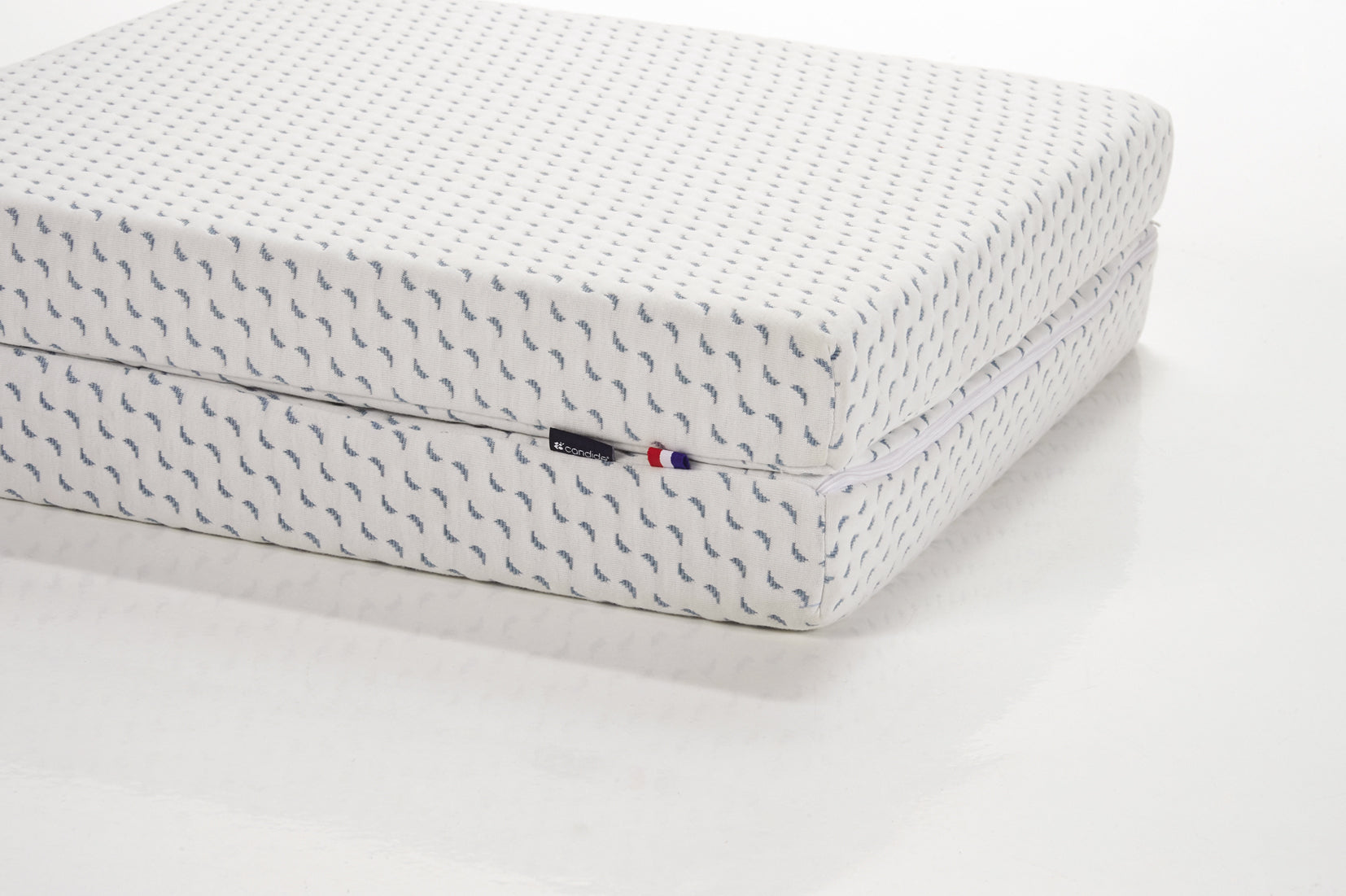 Saltea pliabilă prietenoasă cu oceanul, fabricată din plastic reciclat colectat din ocean, 60x120cm (grosime 7cm), Candide