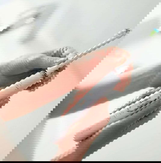 Philips Sonicare К-Кт 2 Ел. Четки 6100 Protectiveclean Hx6877/34 Brushsync - Бели --- BebeMama