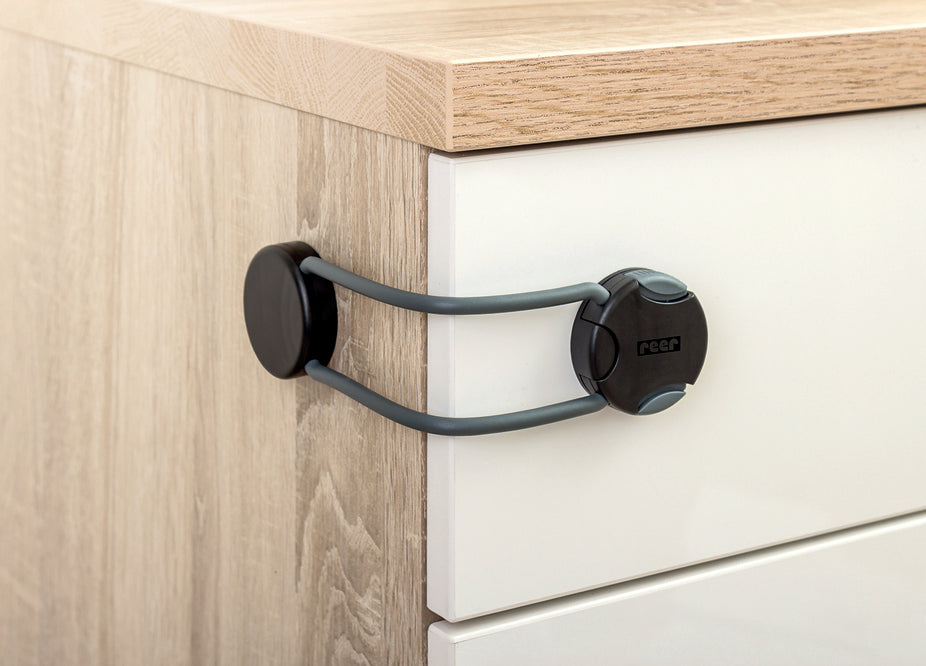 72011 Design Line Заключвалка Шкафове Черна Reer