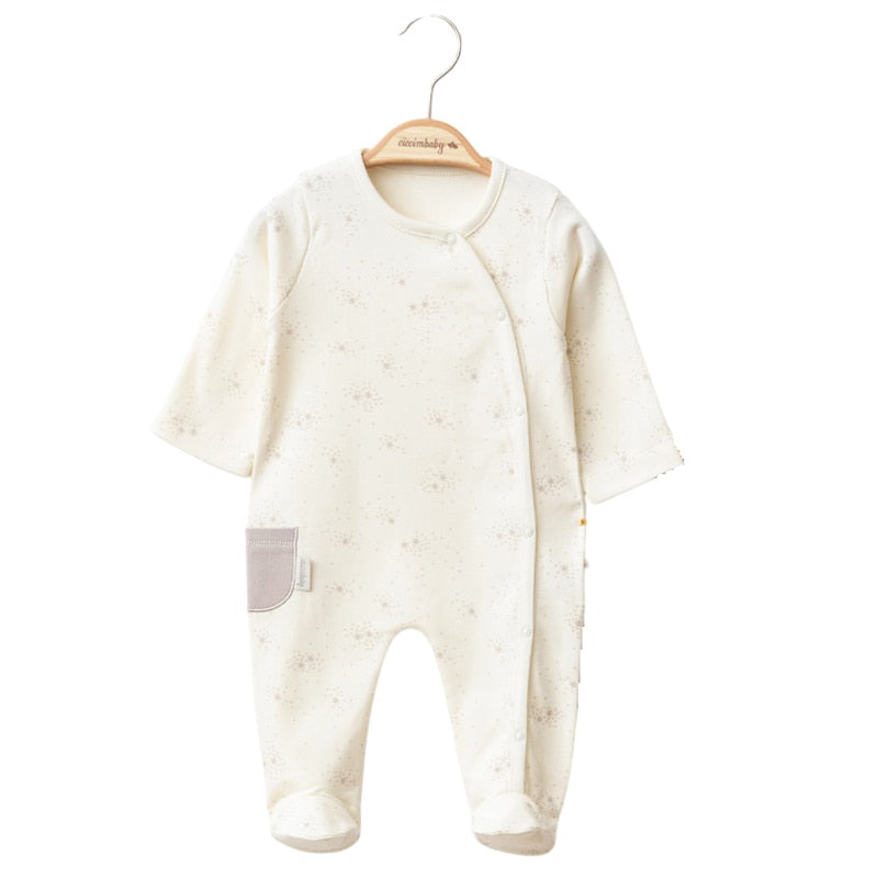 U5097 Mobilcsillagos bézs színű rugdalózó 3 hónapos korig Ciccim Baby
