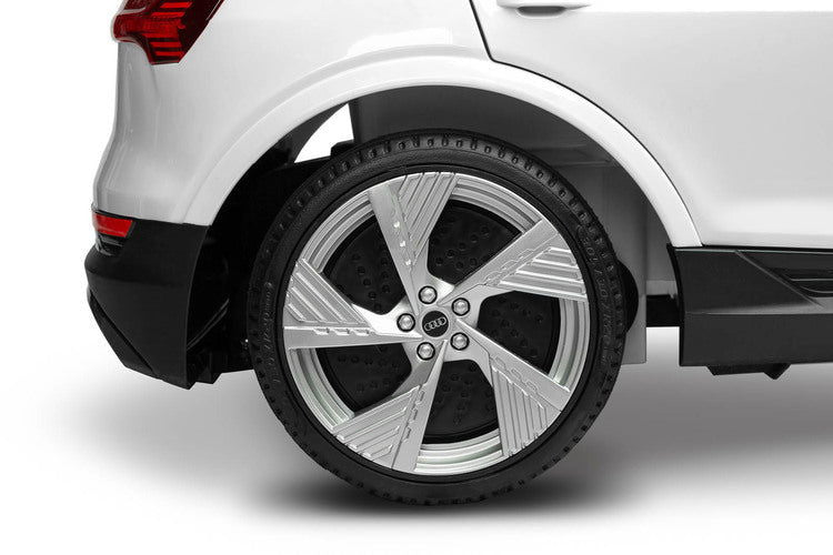 Акумулаторен Автомобил Audi Etron Spоrtback Бял Caretero Toyz --- BebeMama