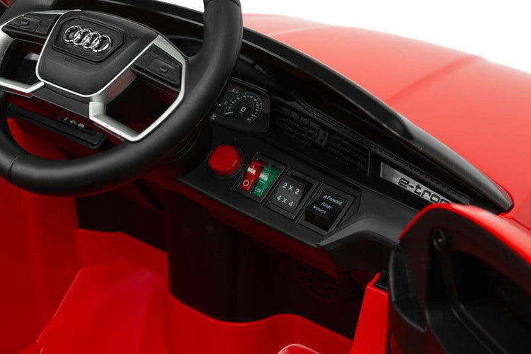 Акумулаторен Автомобил Audi Etron Spоrtback Червен Caretero Toyz --- BebeMama