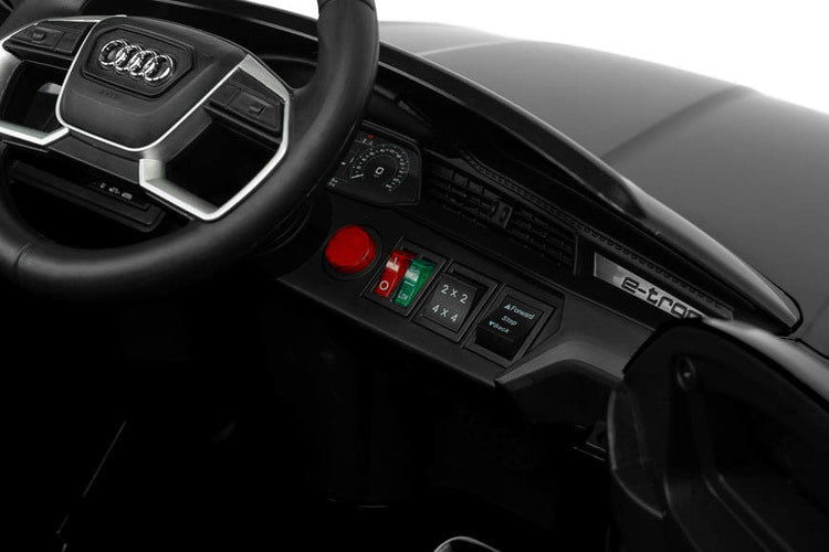 Акумулаторен Автомобил Audi Etron Spоrtback Черен Caretero Toyz --- BebeMama