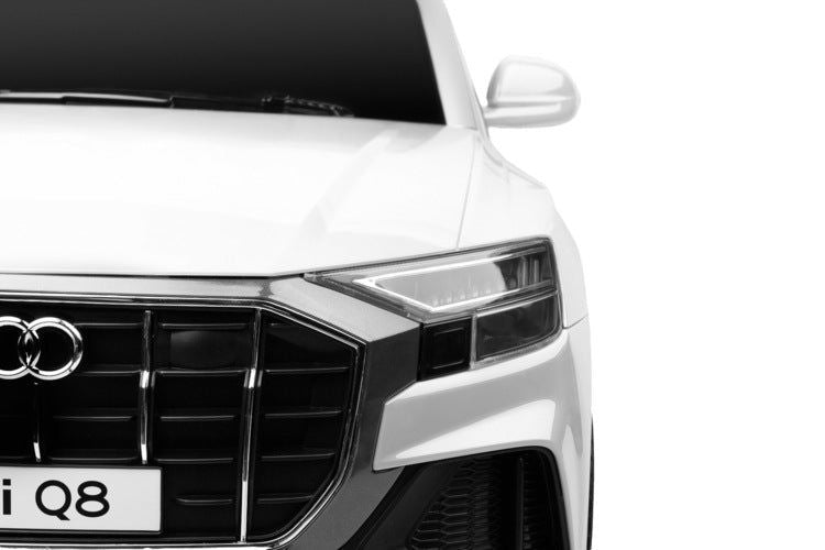 Акумулаторен Автомобил Audi Rs Q8 Бял Caretero Toyz --- BebeMama