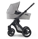 Mutsy Evo Шаси Черен Сива Дръжка Черни Колела + Кош + Седалка Pebble Grey --- BebeMama