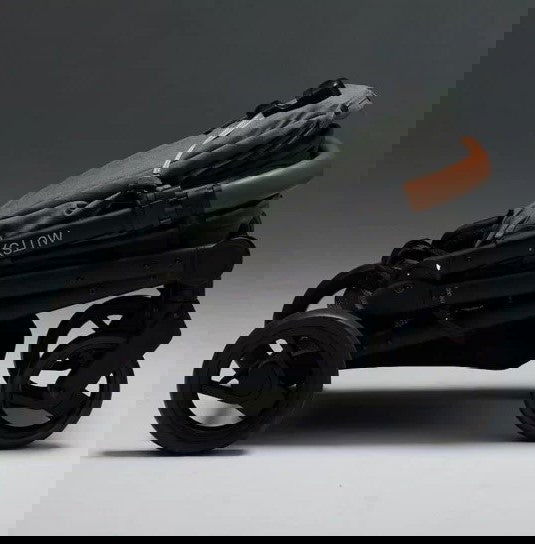 Mutsy Nexo Количка Черен Светлокафява Дръжка Черни Колела Moss Grey --- BebeMama