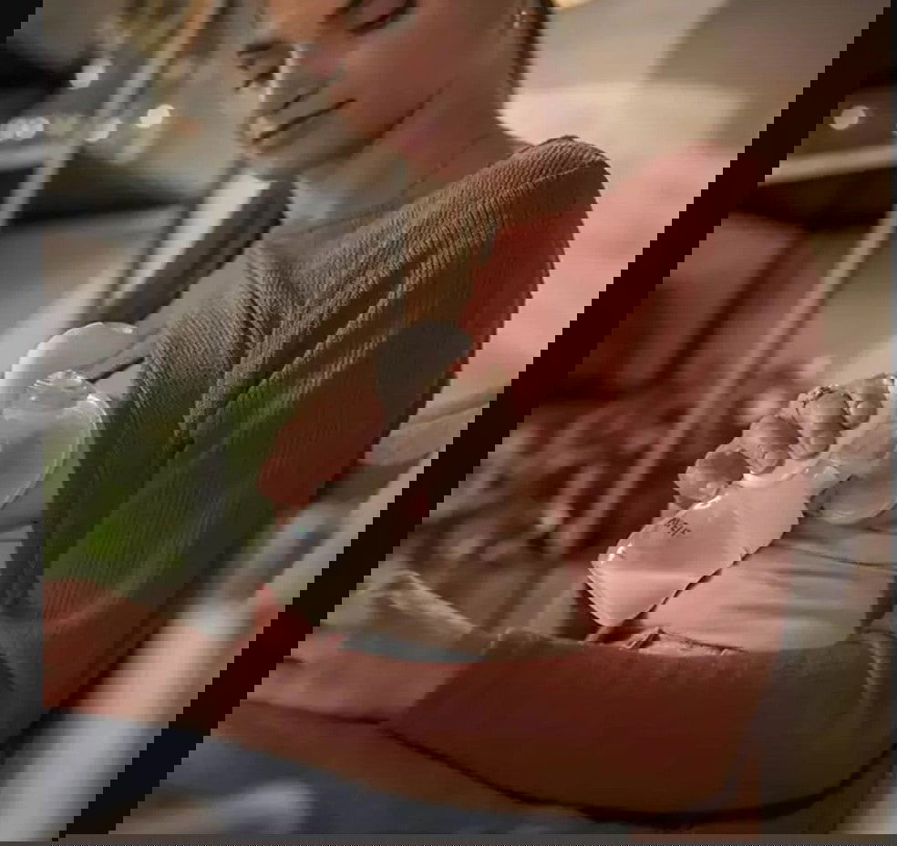 Philips Avent Ръчна Помпа За Изцежане Natural Motion С Чаши Via --- BebeMama