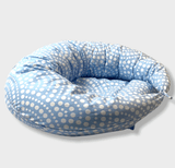 Rainy Възглавница За Кърмене 10В1 Бели Точки --- BebeMama