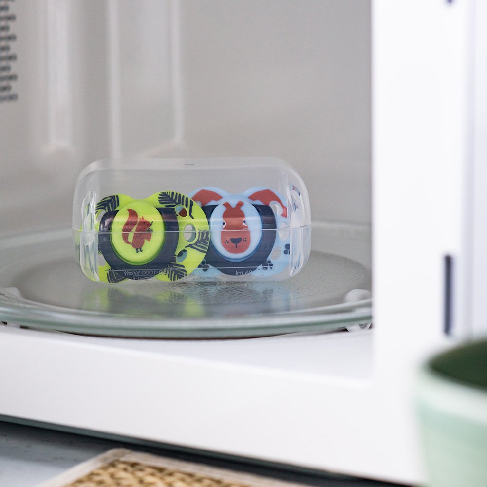 Ортодонтични Залъгалки Tommee Tippee Fun Friends, 18-36М, Син Заек/Зелена Катерица + Кутия За Стерилизиране