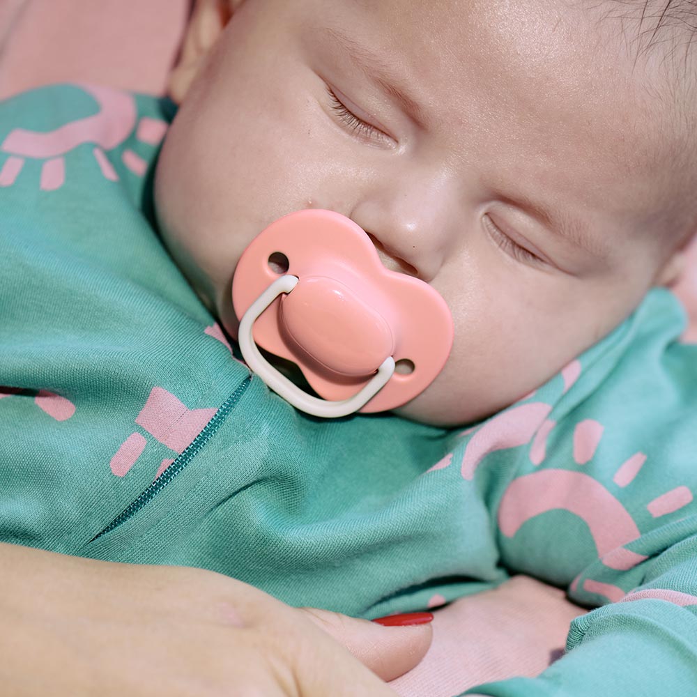 Залъгалки Anytime 18 36м, 2 Бр. Оп., Пастел Розов Пеперуда Tommee Tippee