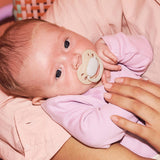 Комплект За Новородено Advanced Anti Colic Самостерилизиращи Шишета + Залъгалки, 0м+ Tommee Tippee