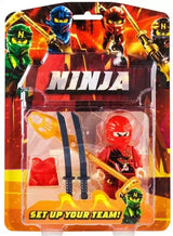 Нинджа С Подвижни Стави С Въоръжение На Картон 24X17X4