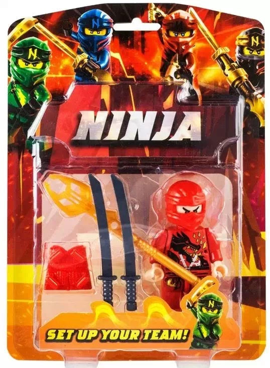 Нинджа С Подвижни Стави С Въоръжение На Картон 24X17X4