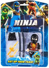 Нинджа С Подвижни Стави С Въоръжение На Картон 24X17X4