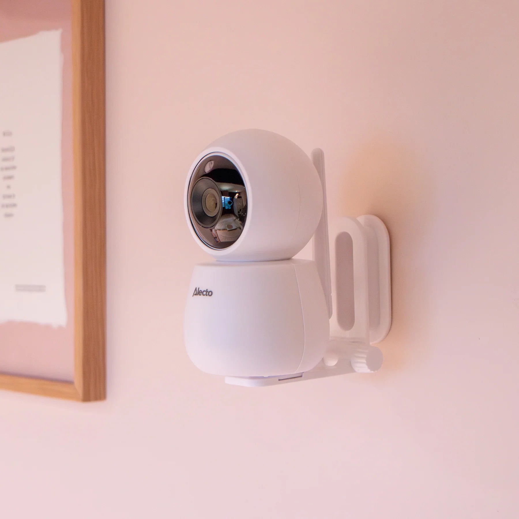 Видеофон За Бебе С 5" Hd Цветен Дисплей White Dvm2050 Alecto