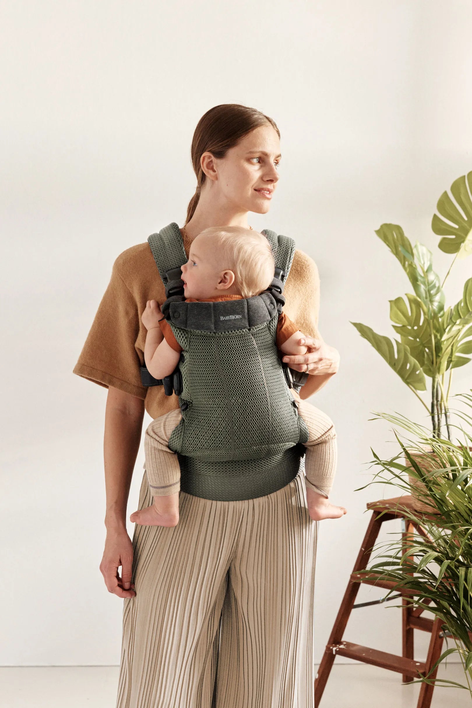 Бебешка Ергономична Раница Harmony, Mesh 3d, Dark Green Babybjörn