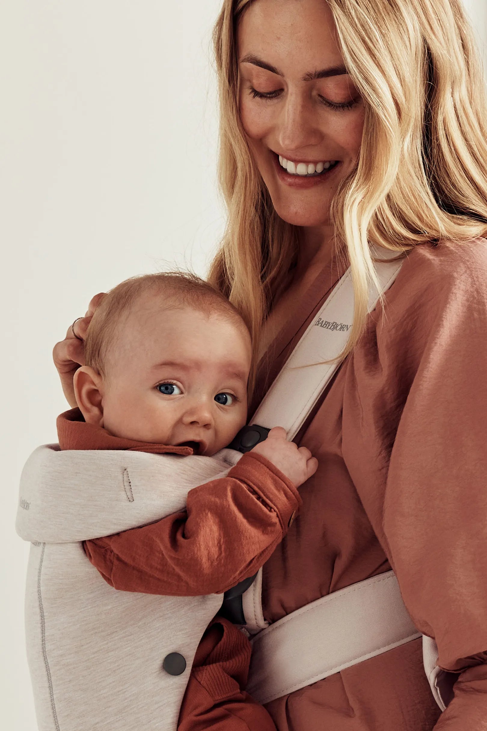 Бебешка Ергономична Раница Mini, Jersey 3d, Light Beige Babybjörn