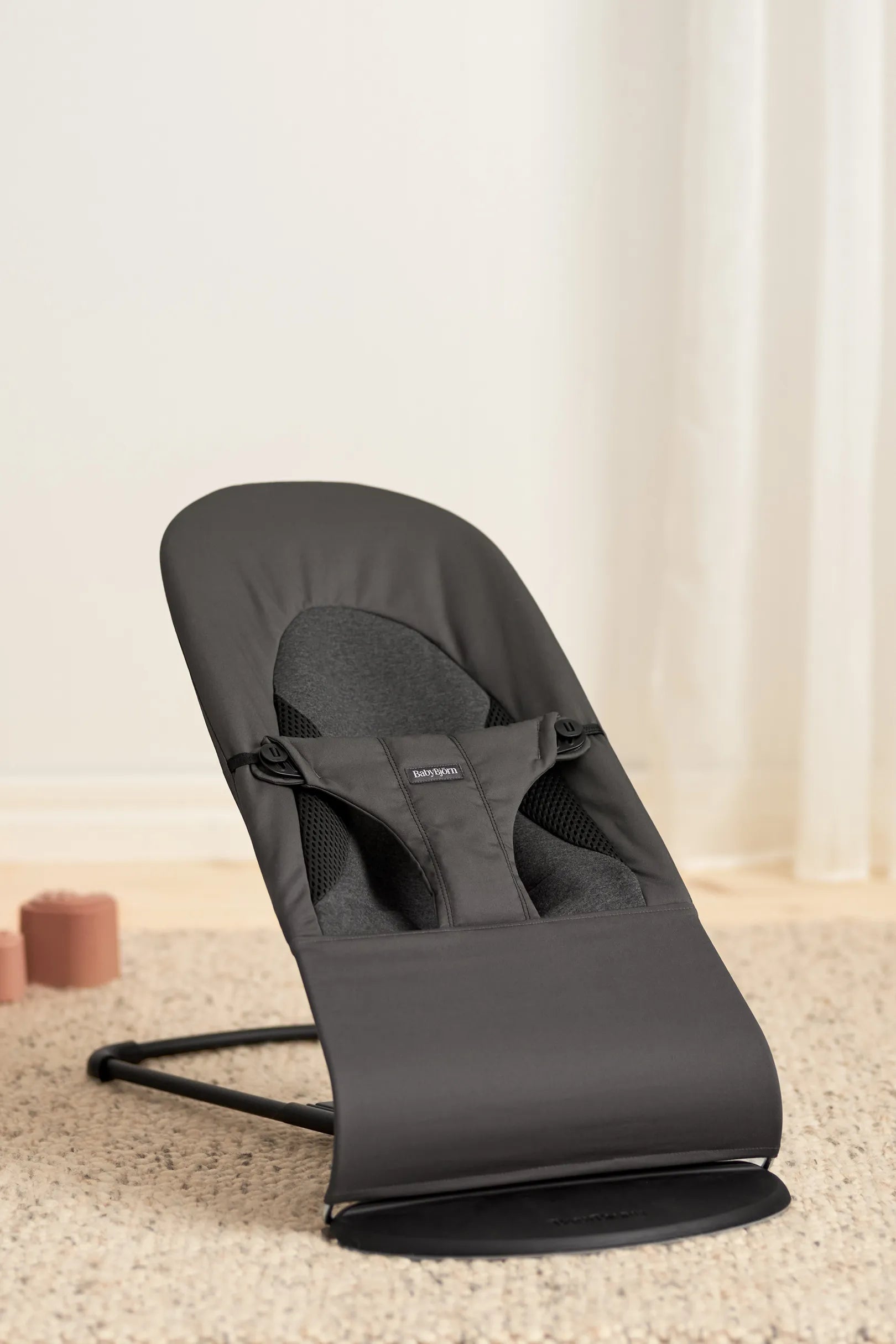 Бебешки Шезлонг Balance Soft Woven Jersey, Tri Fabric Dark Grey Babybjörn