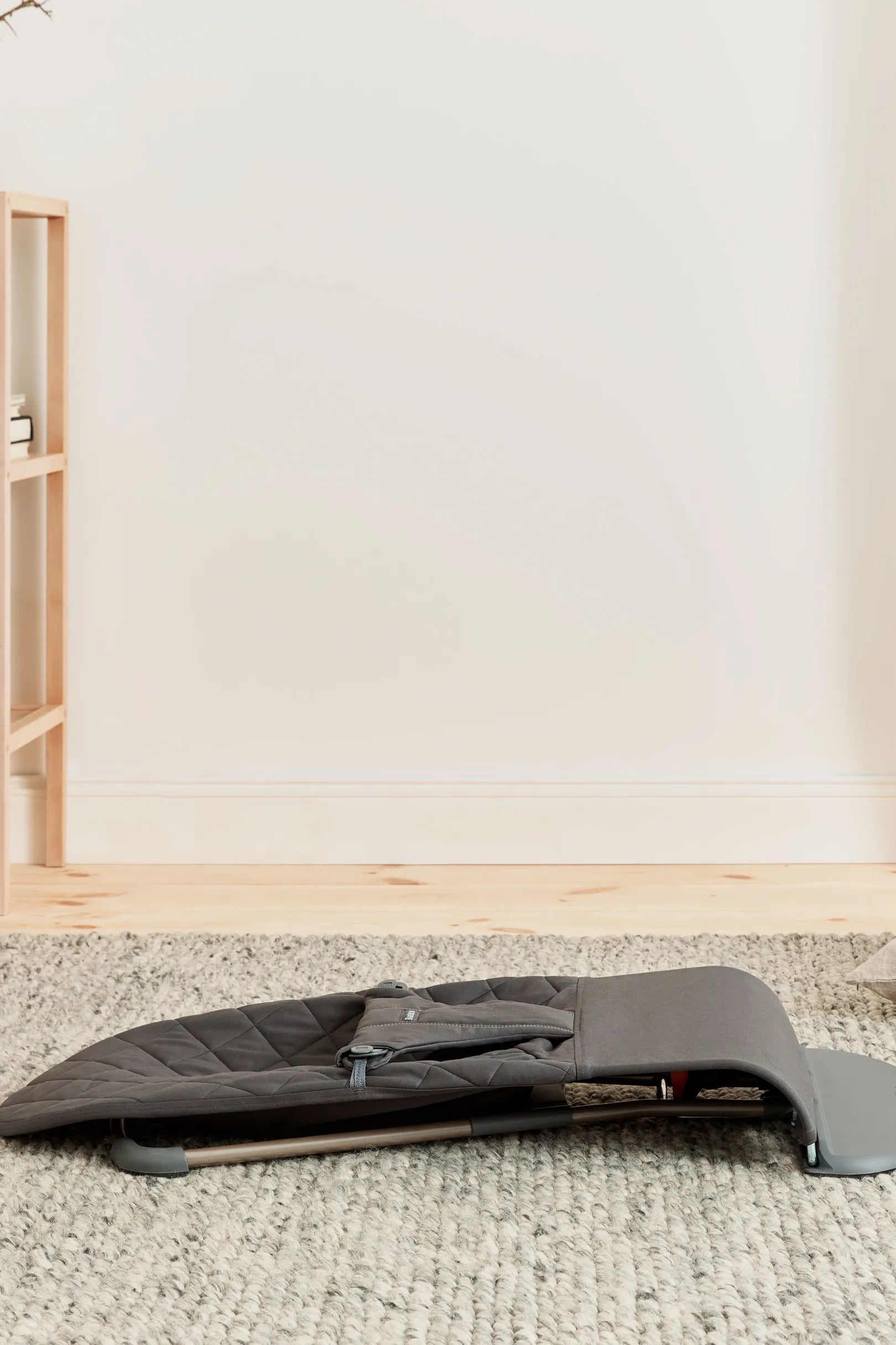Бебешки Шезлонг Bliss Anthracite (classic Quilt, Woven) Babybjörn