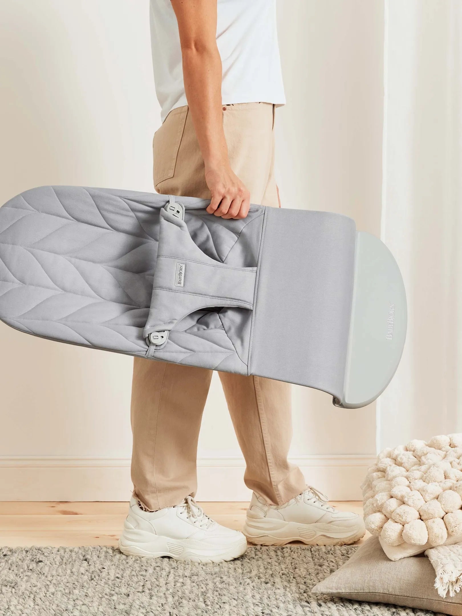Бебешки Шезлонг Bliss Light Grey (woven, Petal Quilt, Cotton) Babybjörn