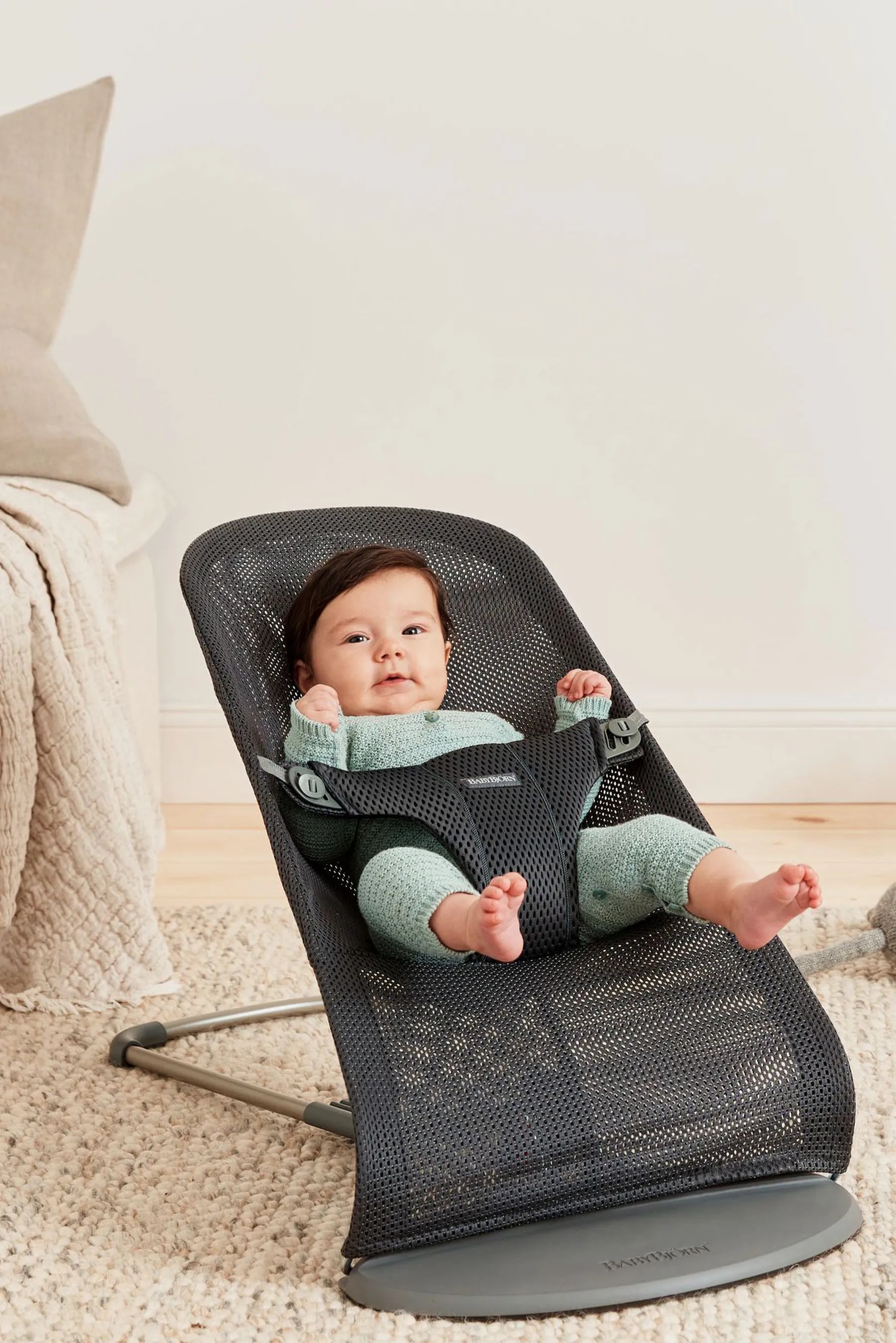 Бебешки Шезлонг Bliss (mesh) Anthracite Babybjörn
