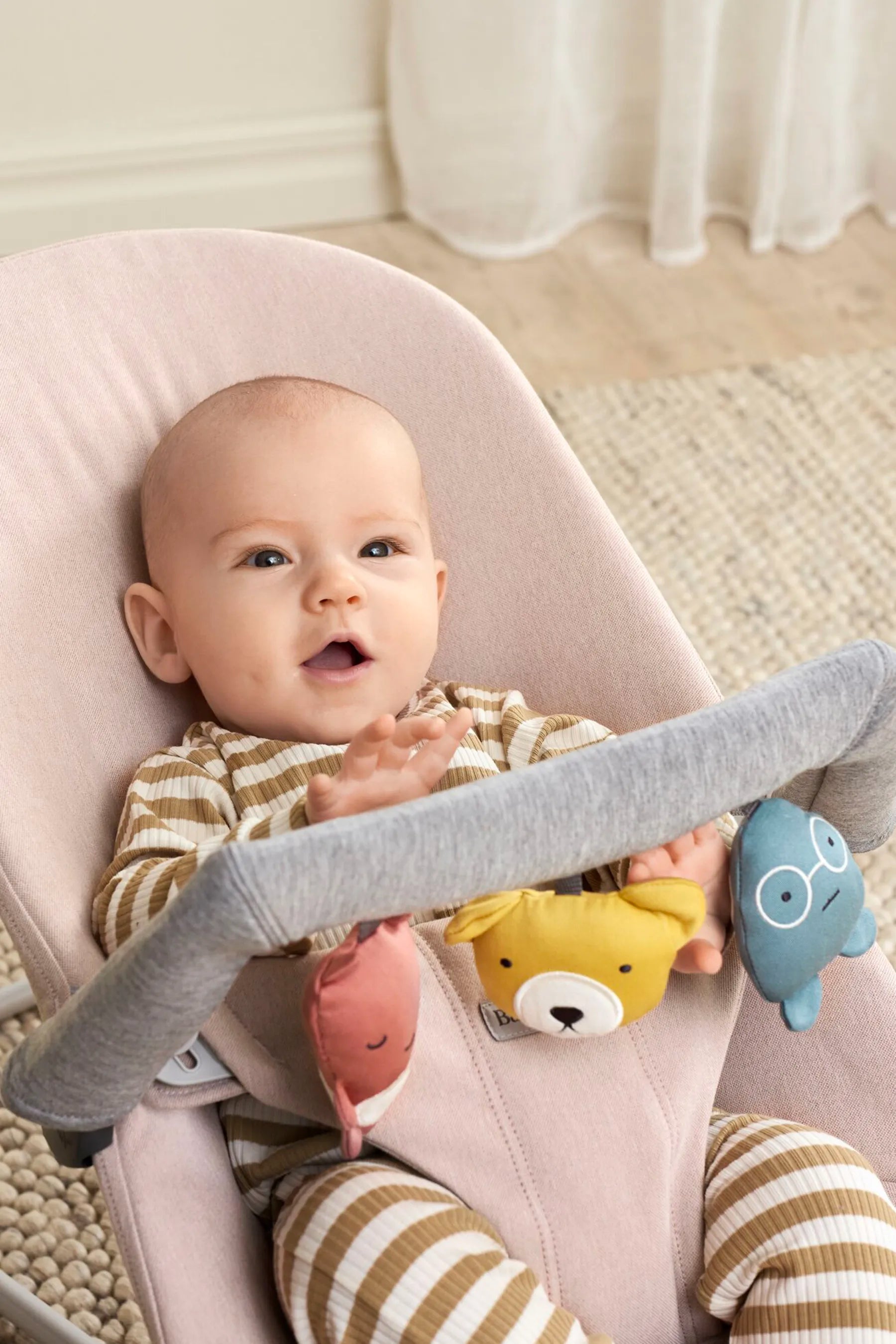 Играчка За Бебешки Шезлонг Soft Friends Babybjörn