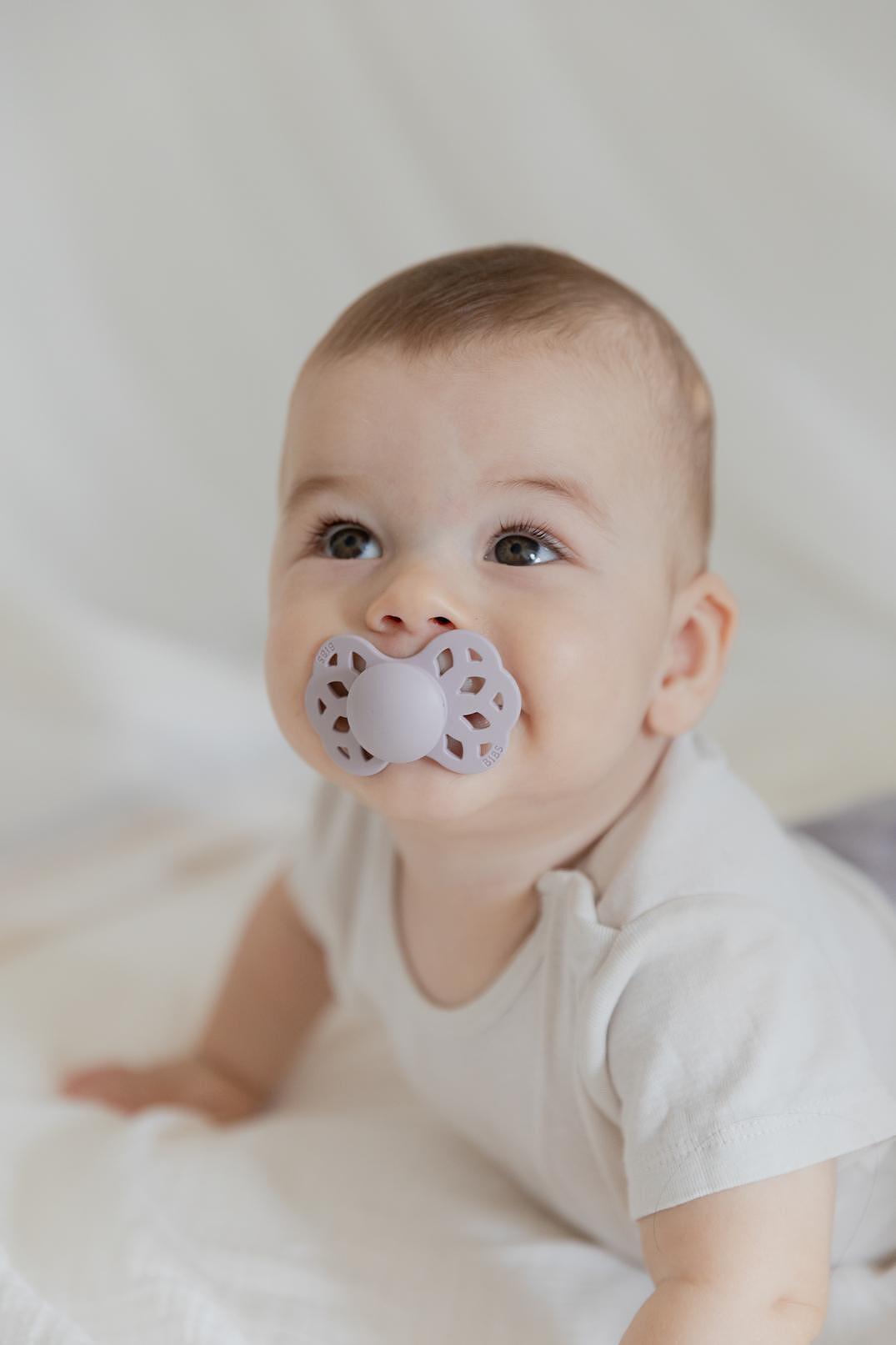 Infinity Силиконов Биберон Symmetrical 1 Бр. (6 18 М.) Ivory Bibs