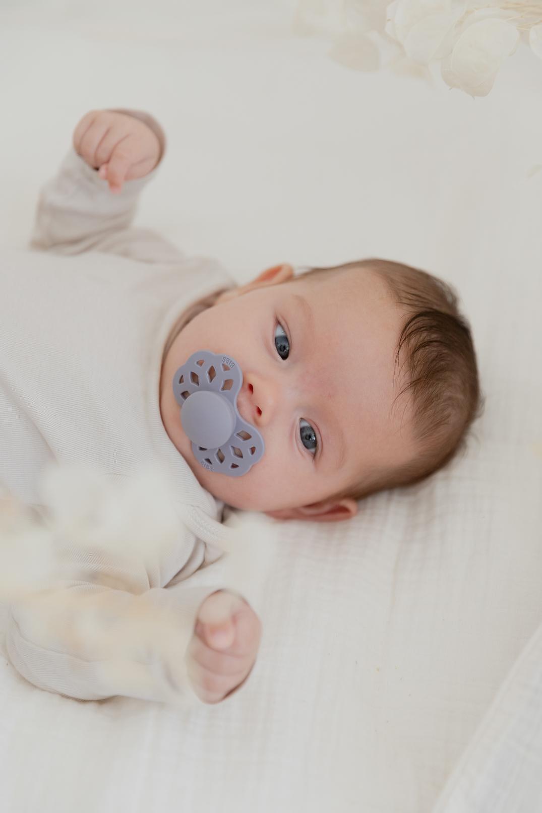 Infinity Силиконов Биберон Symmetrical 1 Бр. (6 18 М.) Ivory Bibs