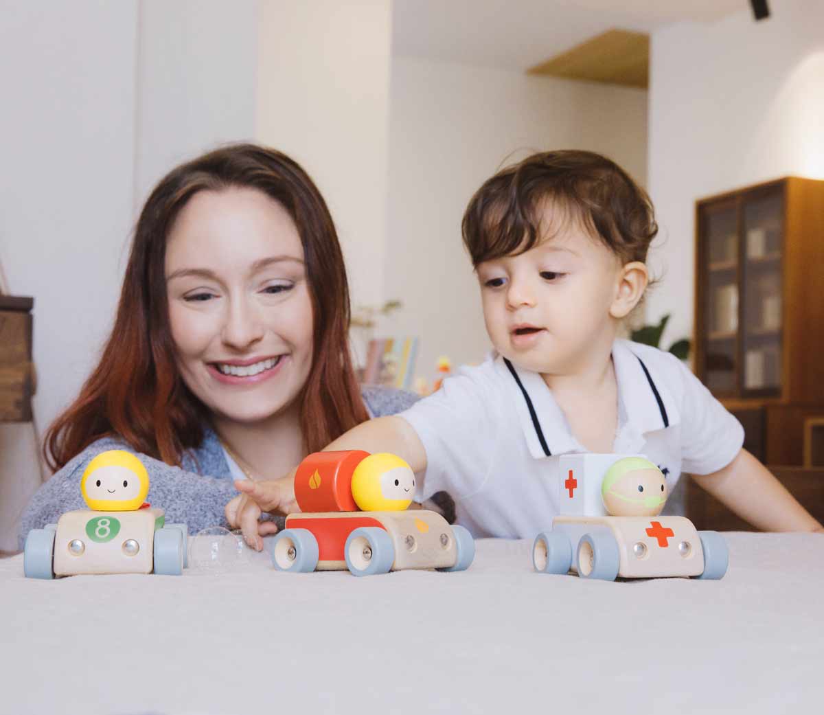 Детска дървена количка - Линейка --- BebeMama