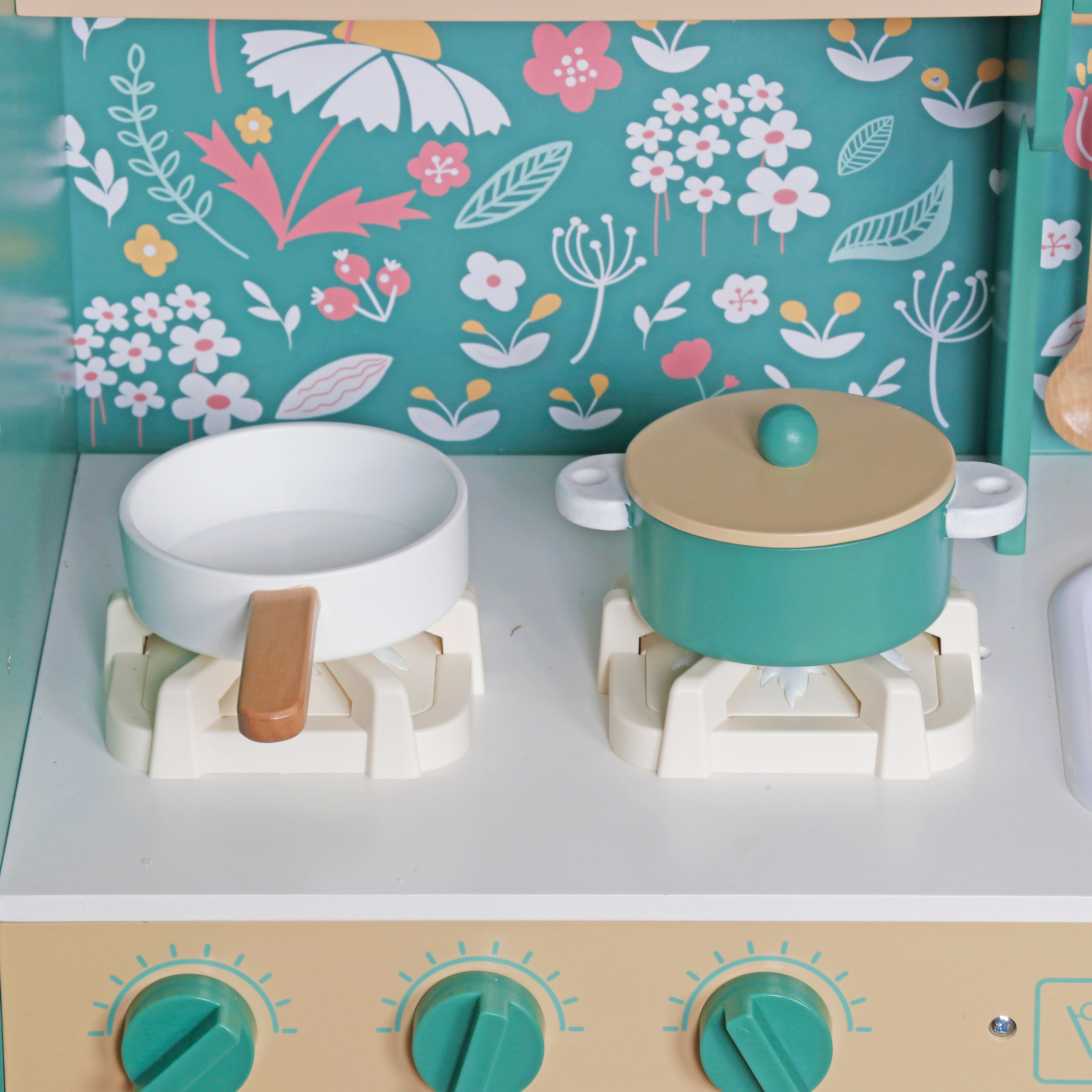 Детска Дървена Кухня Ginger Home – Винтидж Стил С Електронни Котлони, Светлини, Звуци И Функционални Аксесоари, 91X31X90 См