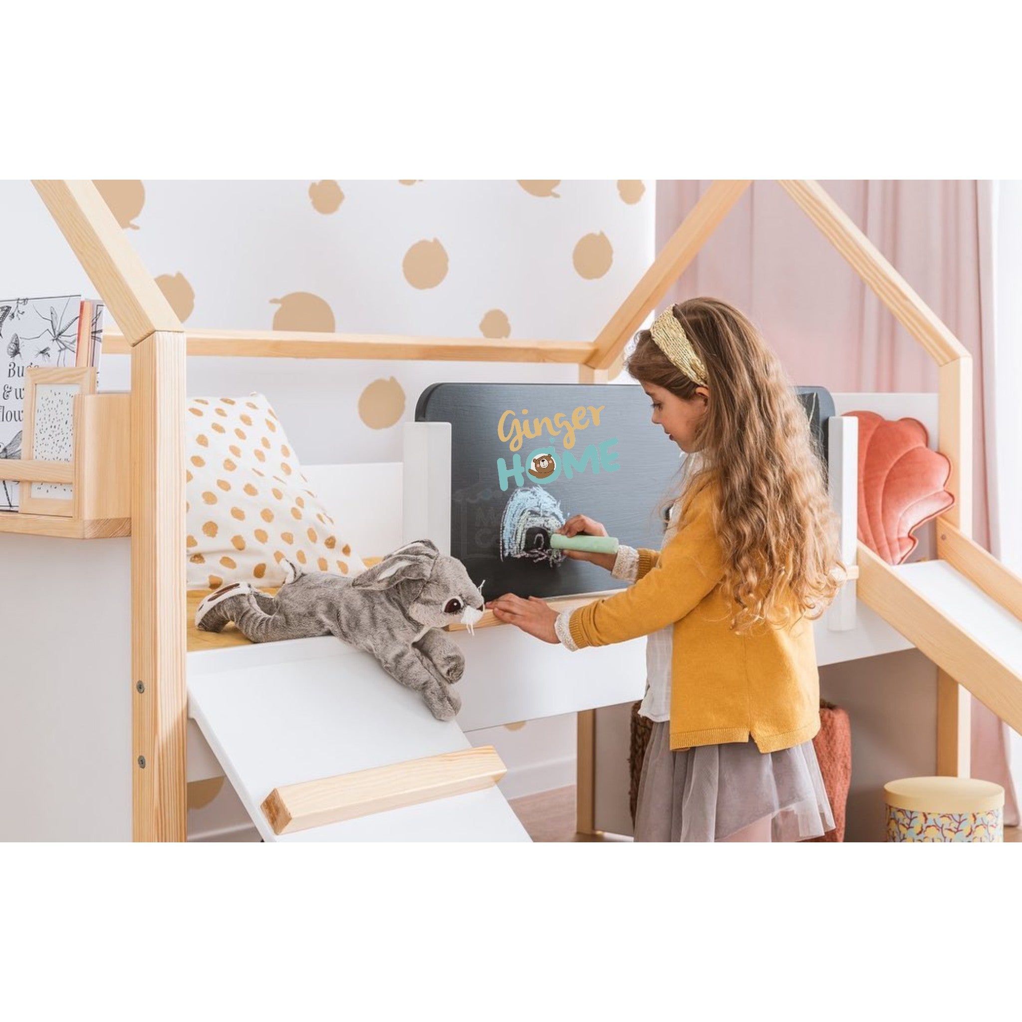 Детско Легло Къщичка Ginger Home, Монтесори, Двуетажно, Пързалка, Черна Дъска, Подматрачна Рамка 90Х200 См