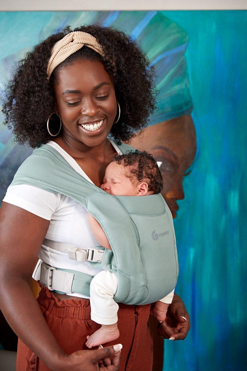 Ergonomikus hordozó Embrace Soft Air Mesh Sage Ergobaby