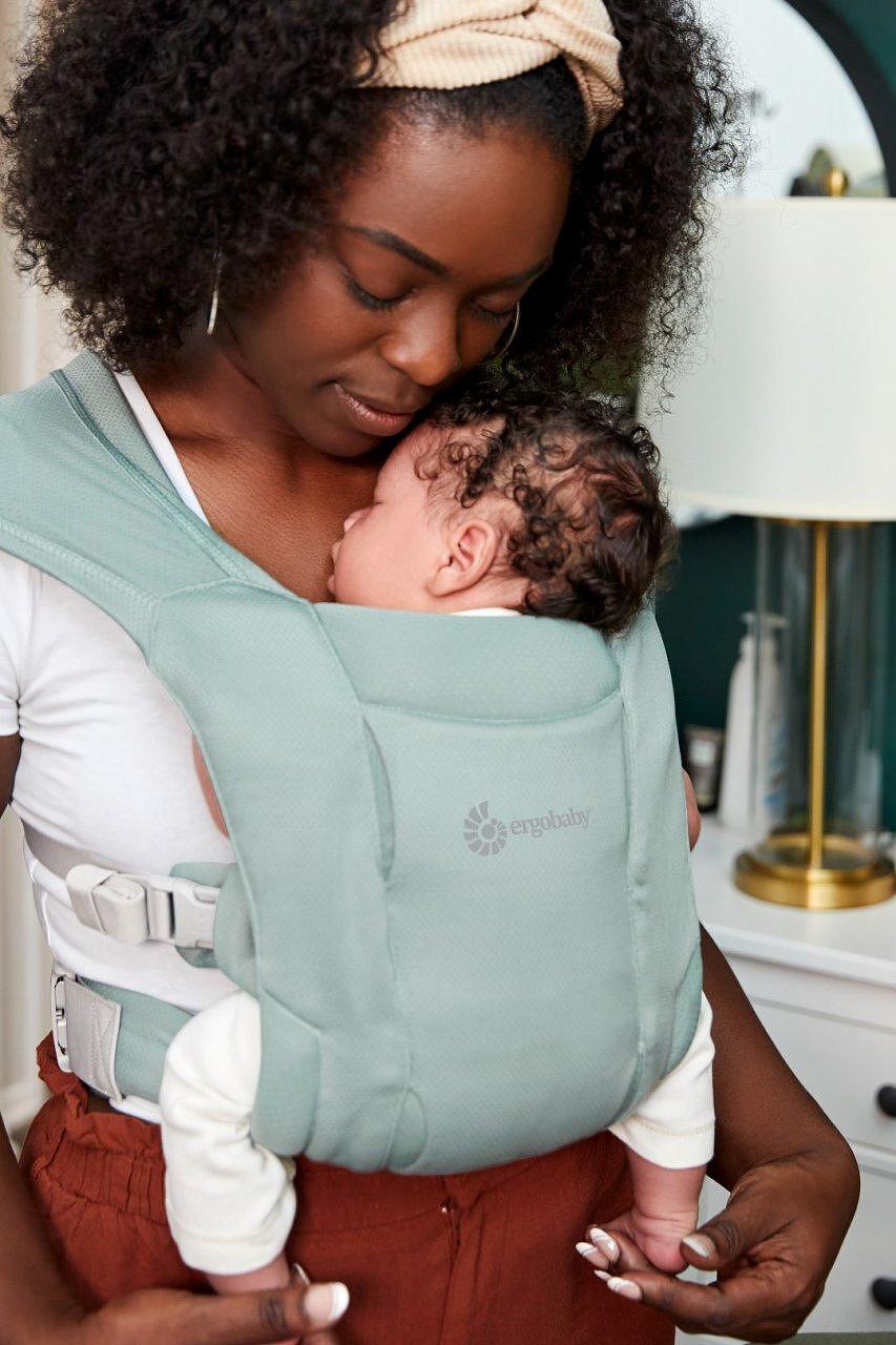 Ergonomikus hordozó Embrace Soft Air Mesh Sage Ergobaby