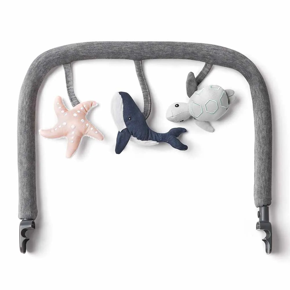 Гриф С Играчки За Шезлонг Evolve Charcoal Grey Ergobaby