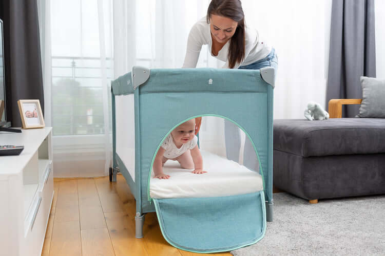 Сгъваема кошара за пътуване 2 нива Basic Light Grey Caretero ПОД НАЕМ