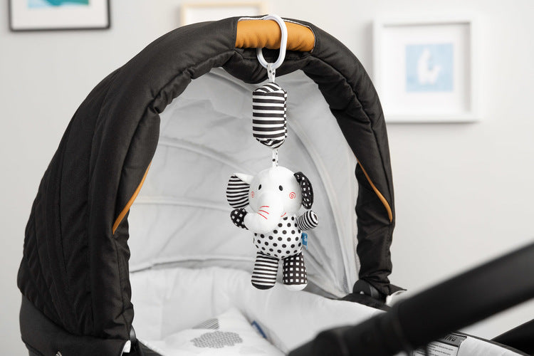 Черно-Бяла Висулка За Количка- Слон --- BebeMama