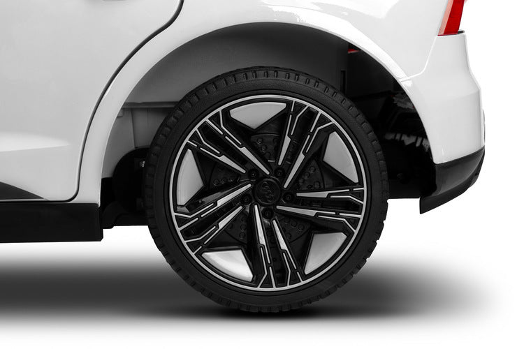 Акумулаторнa Кола Audi Rs Etron Gt Бяло Caretero Toyz --- BebeMama