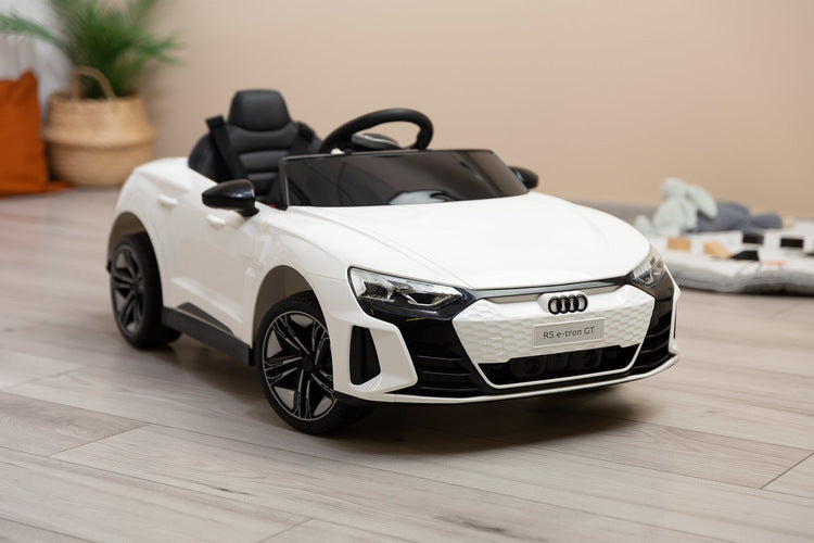 Акумулаторнa Кола Audi Rs Etron Gt Бяло Caretero Toyz --- BebeMama